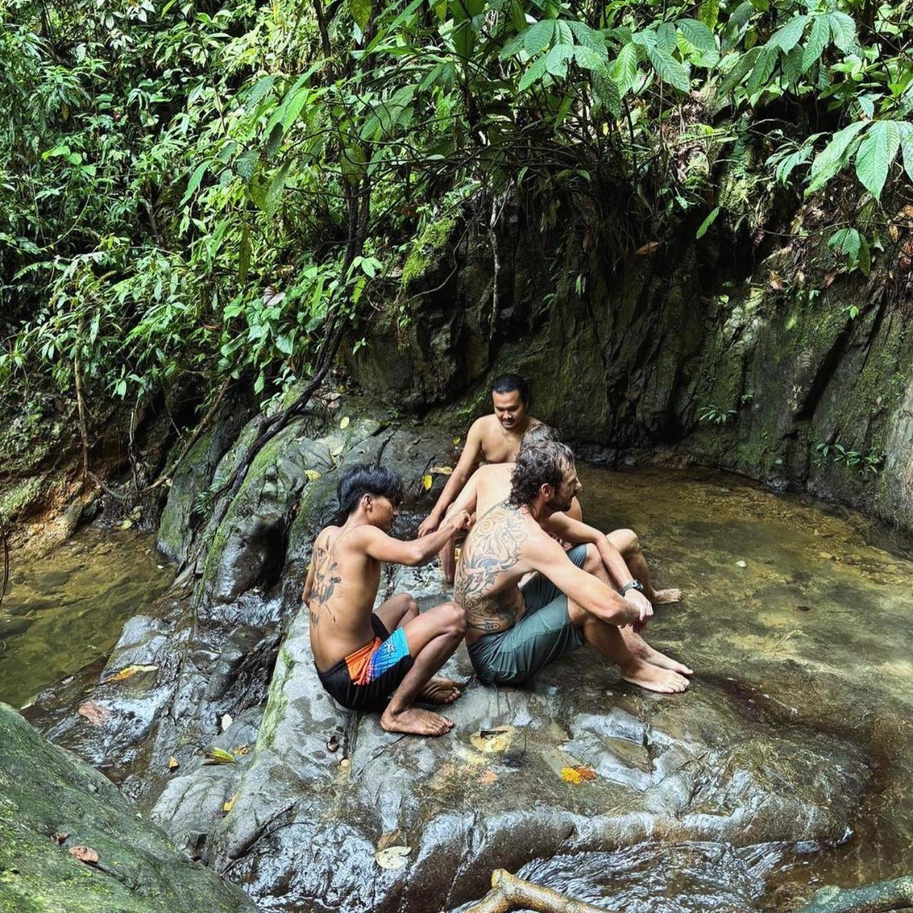 Indra Valley Inn Bukit Lawang Eksteriør bilde