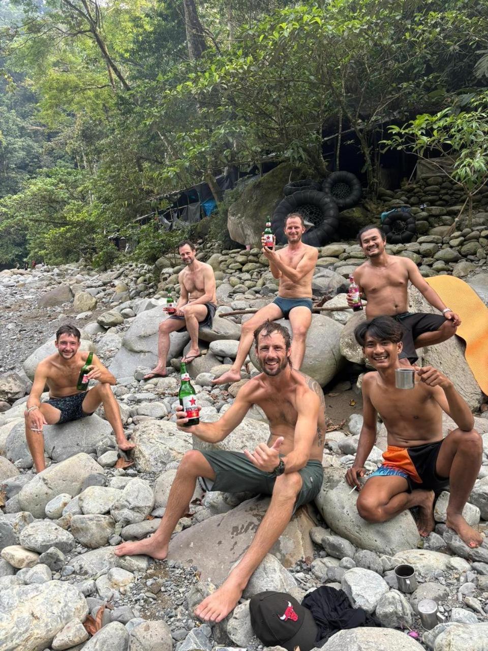Indra Valley Inn Bukit Lawang Eksteriør bilde